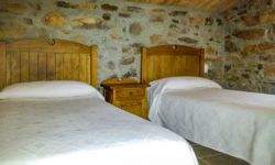 Habitación doble en casa rural Sesnandez